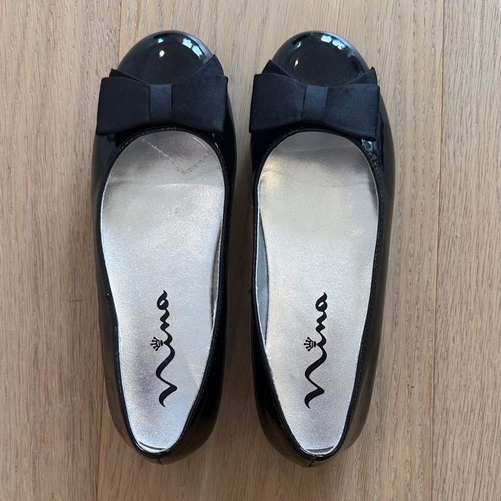 Nina Black Patent Girls Dress Shoes with Bow